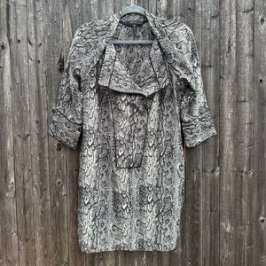 Bcbgmaxazria Silk Snakeskin Lapelled Collar Shift Dress in Grey/Black - Size XS